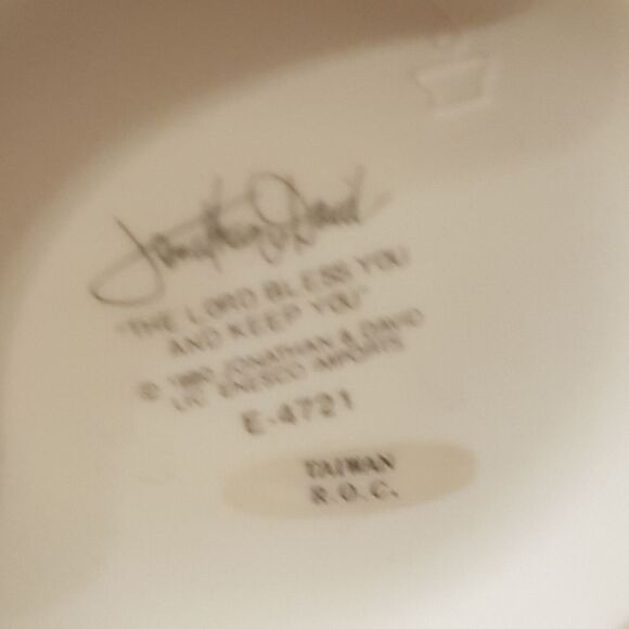 PRECIOUS MOMENTS "THE LORD BLESS YOU AND KEEP YOU” Porcelaine Figurine *1980 NEW - Picture 8 of 9